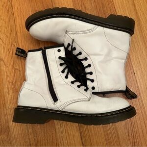 Dr. Martens Combat Boots Unisex White Side Zip Size M5/6L